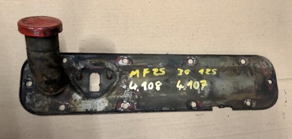 MF 25 30 125 Seitendeckel Motor Perkins 4.108 4.107