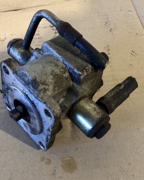 Kubota D750 Motor Hydraulikpumpe