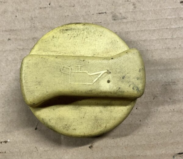 Deutz 1011 FL1011 Deckel Öleinfüllstutzen